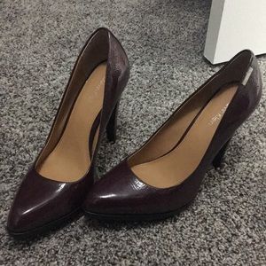 Calvin Klein Maroon Heels size 8